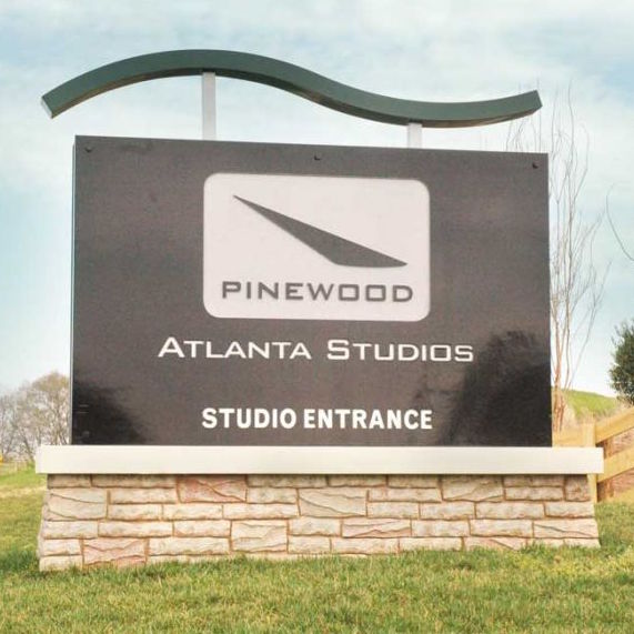 news-04-09-14_entrance-sign-Pinewood-Atlanta-Studios_print-web-701x589.jpg